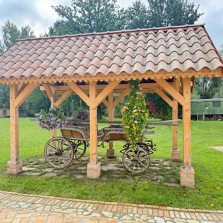 Osada Na Zaciszu - Swierkowa Radocza